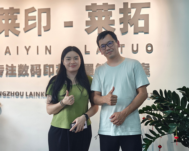 团队及客户合影10 团队及客户合影10